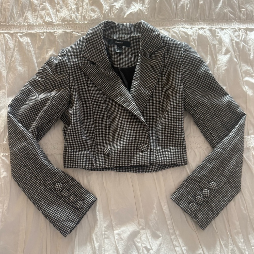 Forever 21 black and white Houndstooth Cropped Blazer